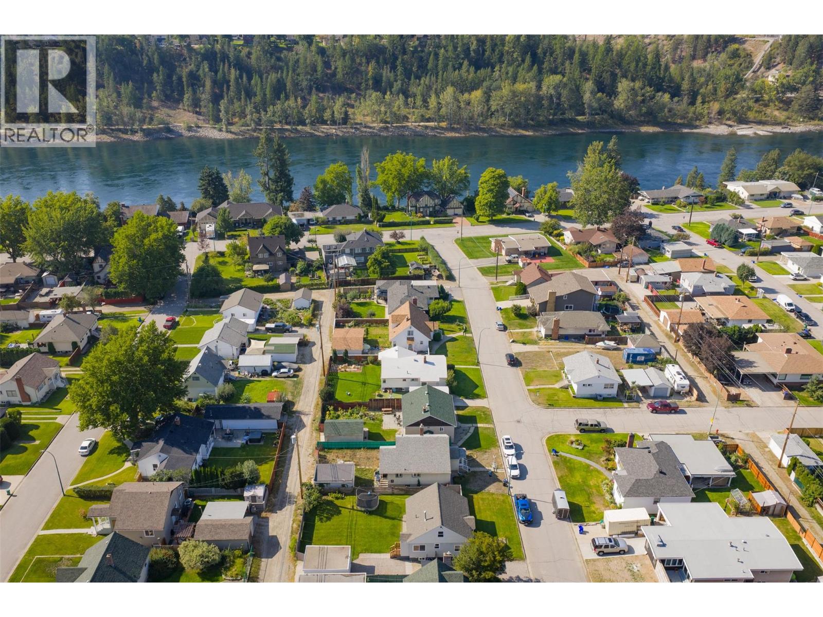 516 Portia Crescent, Trail