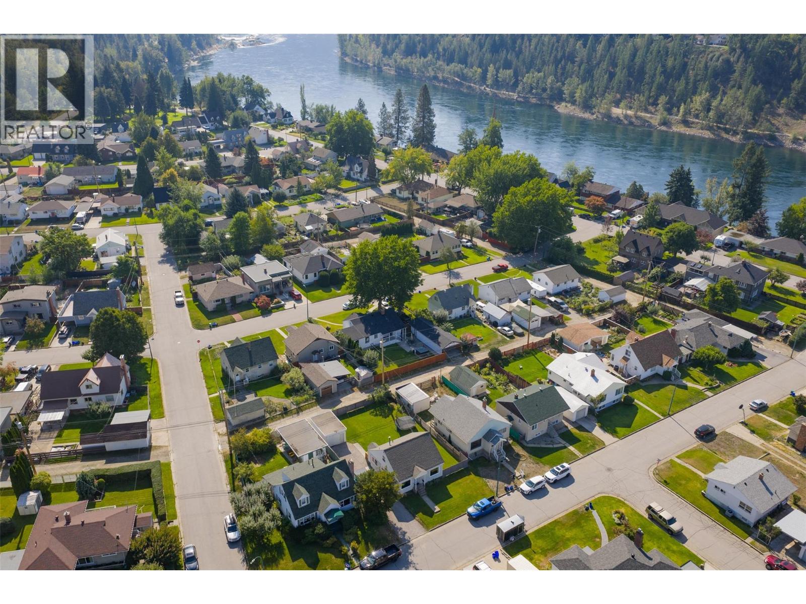 516 Portia Crescent, Trail