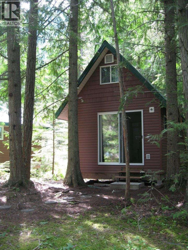 3848 ROCK ISLAND Road, Nakusp