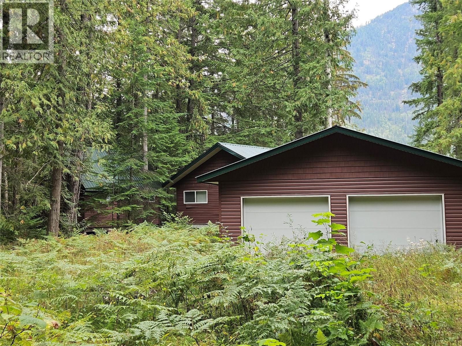 3848 ROCK ISLAND Road, Nakusp