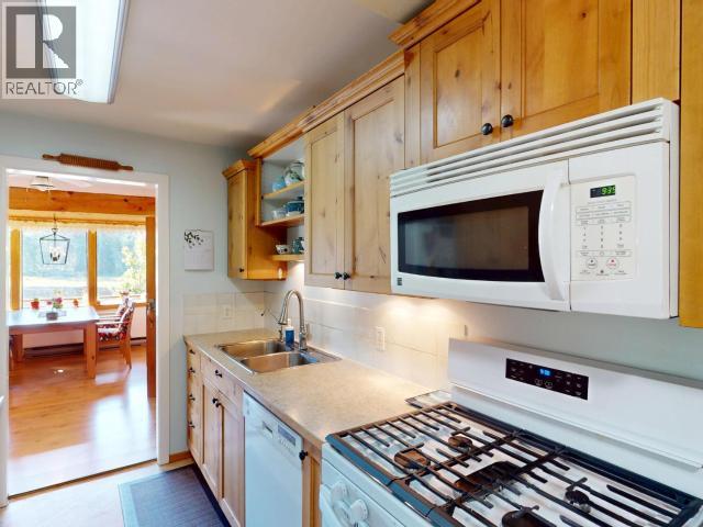 5062 SPRAGGE ROAD, Texada Island