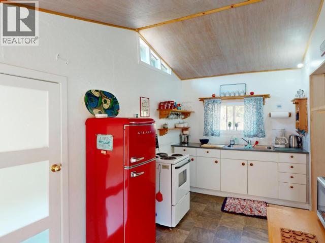 5062 SPRAGGE ROAD, Texada Island