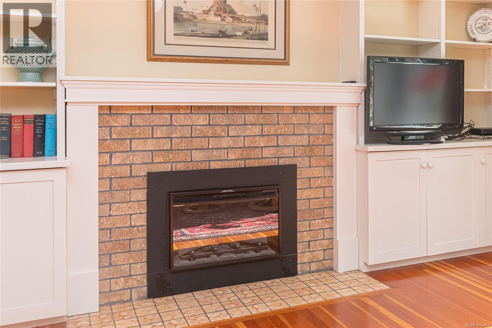 1082 Newport Ave, Oak Bay