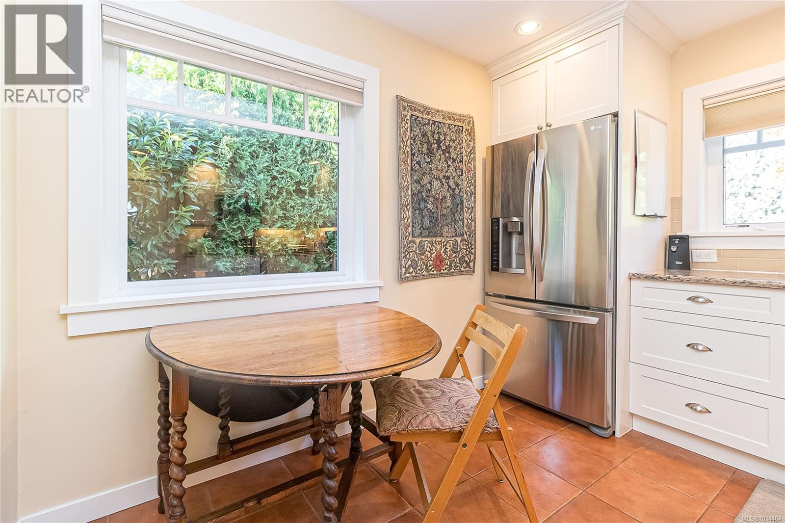 1082 Newport Ave, Oak Bay