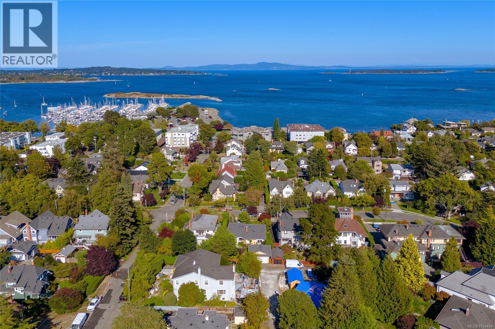 1082 Newport Ave, Oak Bay