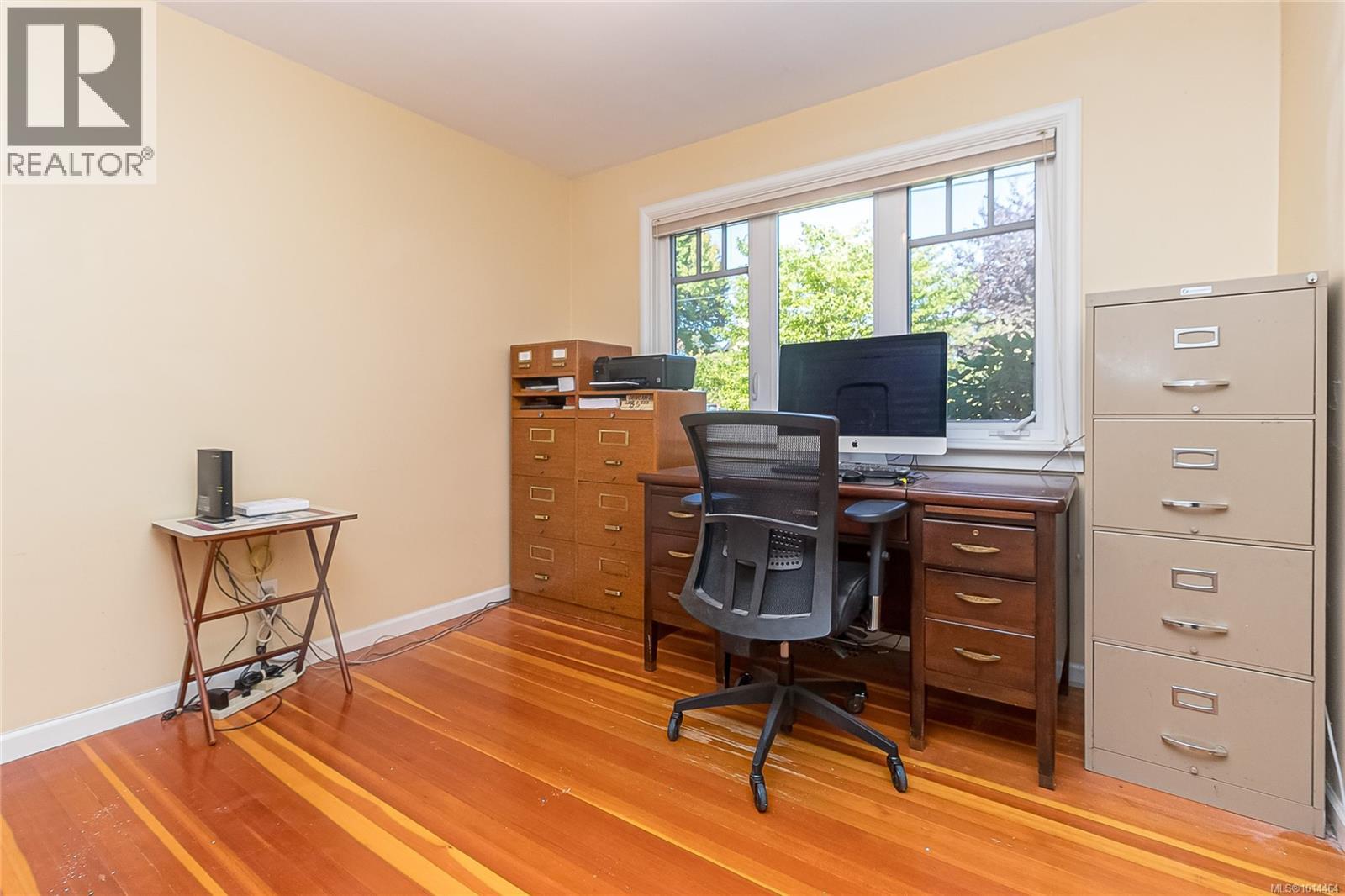 1082 Newport Ave, Oak Bay
