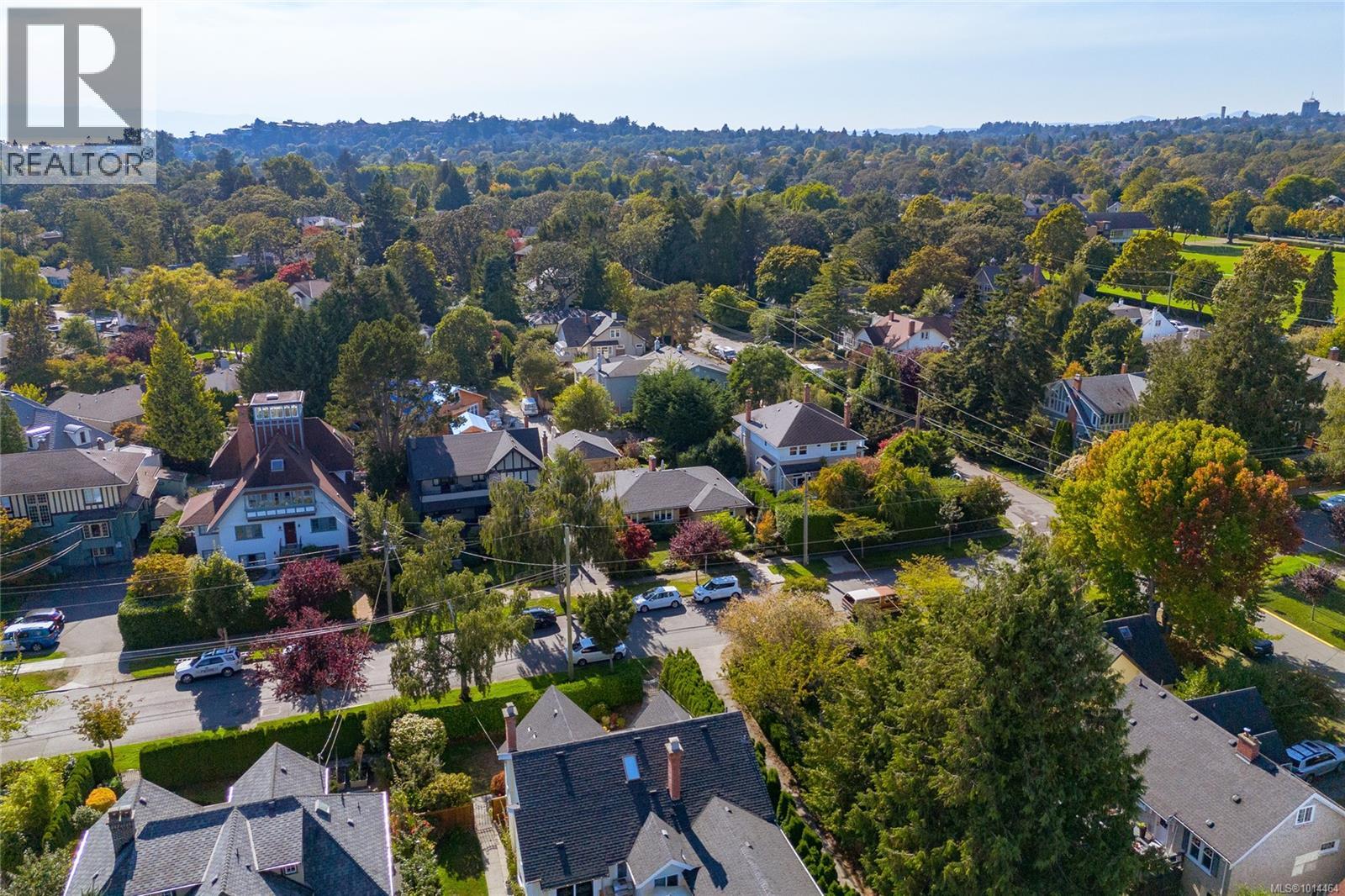 1082 Newport Ave, Oak Bay