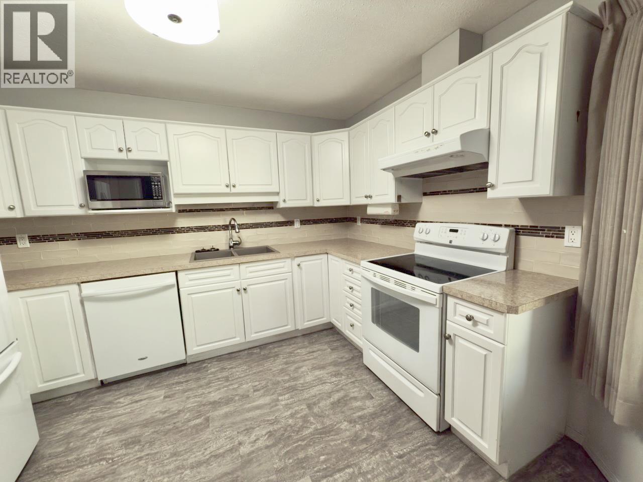 115 Redwing Place Unit# 27, Oliver