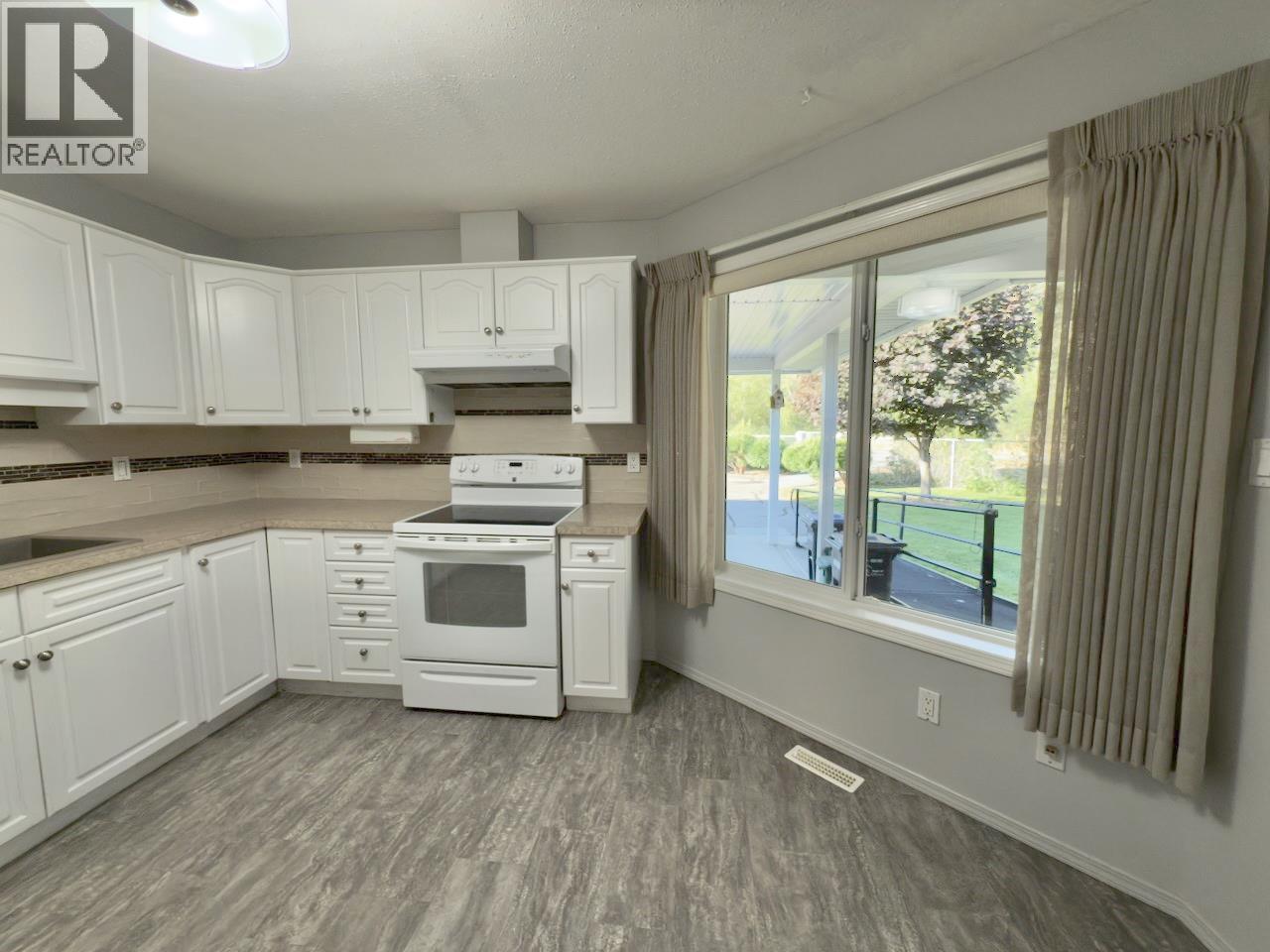 115 Redwing Place Unit# 27, Oliver