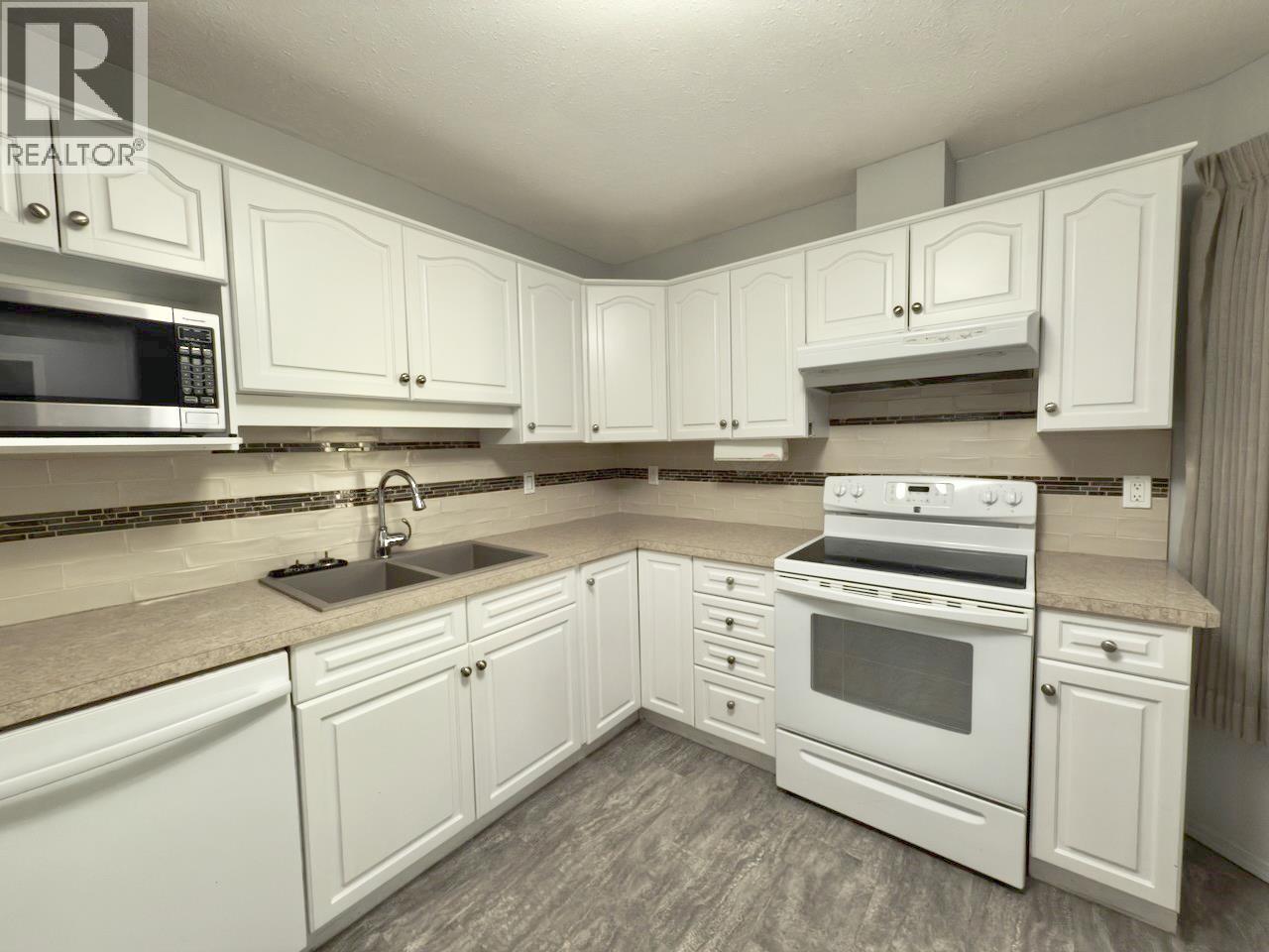 115 Redwing Place Unit# 27, Oliver