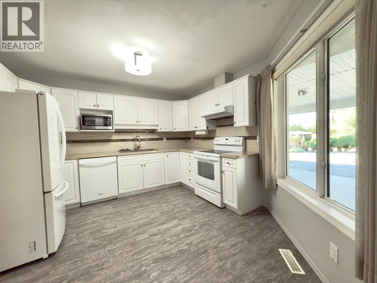 115 Redwing Place Unit# 27, Oliver