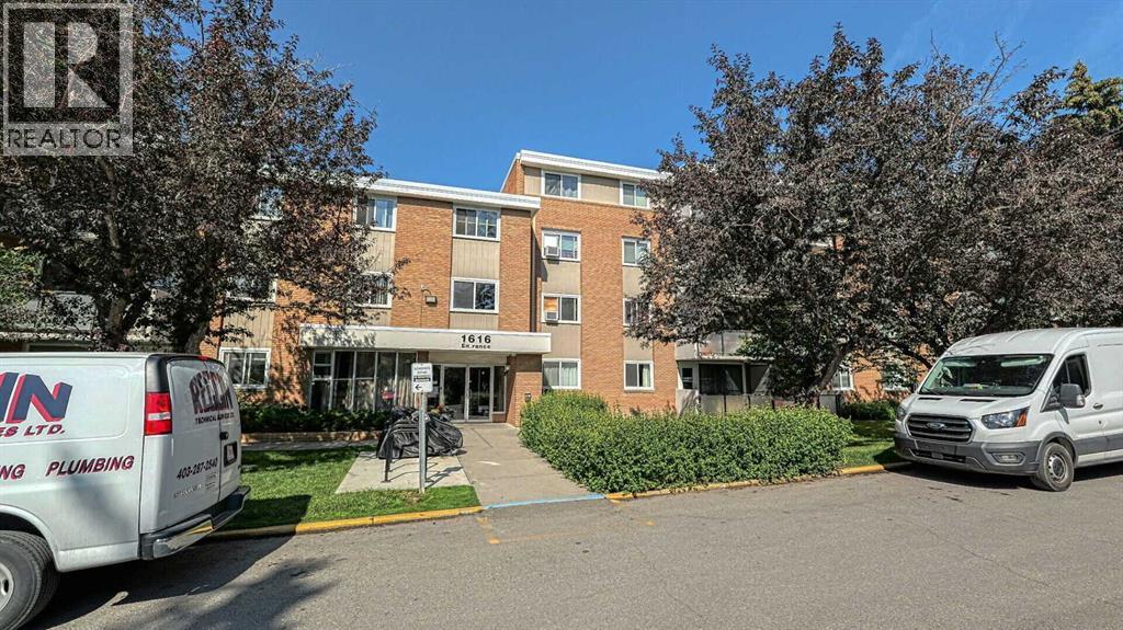 Single Family House for Sale in    Avenue NW Hounsfield Heights/Briar Hill Calgary 