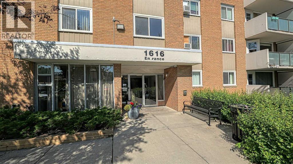 Single Family House for Sale in    Avenue NW Hounsfield Heights/Briar Hill Calgary 