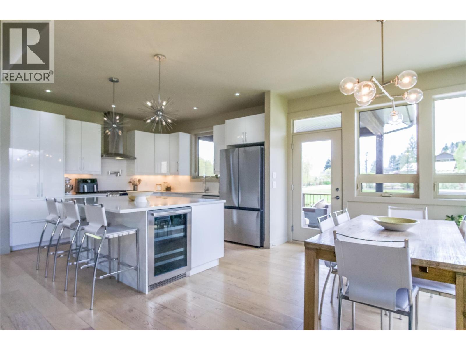 1037 Swansea Road, Invermere