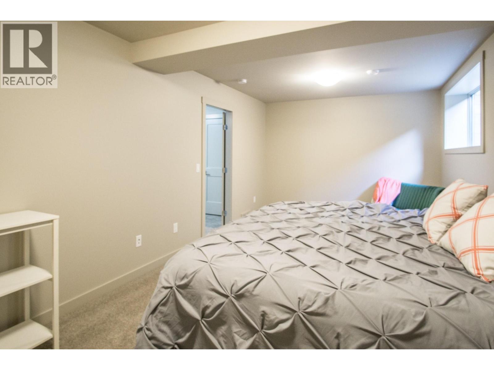 1037 Swansea Road, Invermere