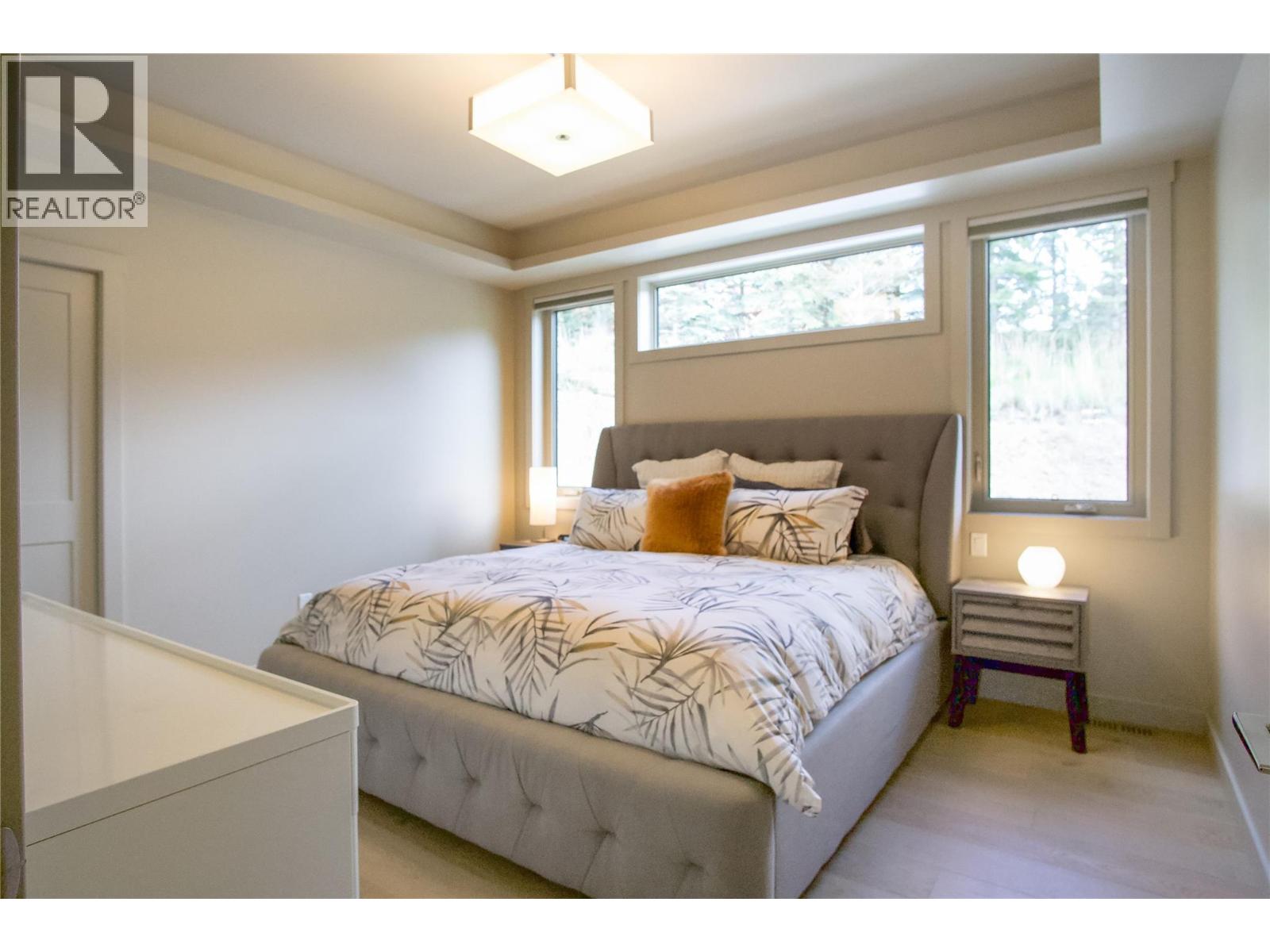 1037 Swansea Road, Invermere