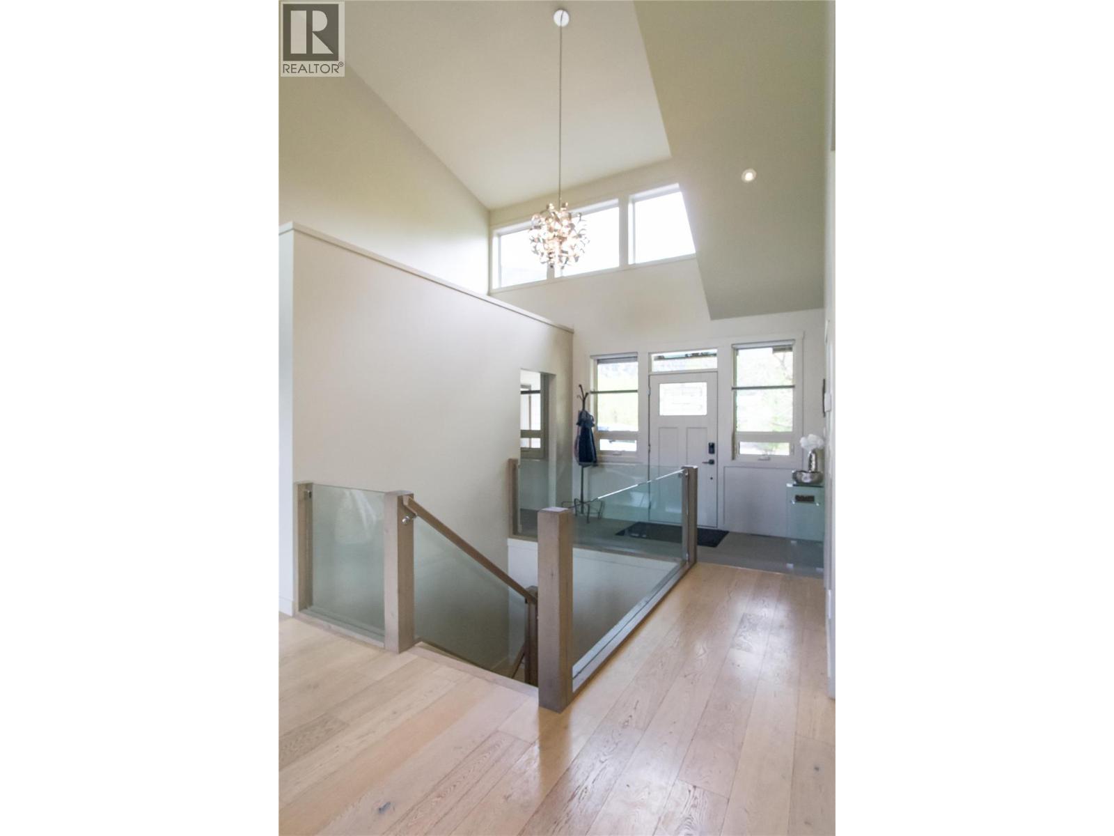 1037 Swansea Road, Invermere