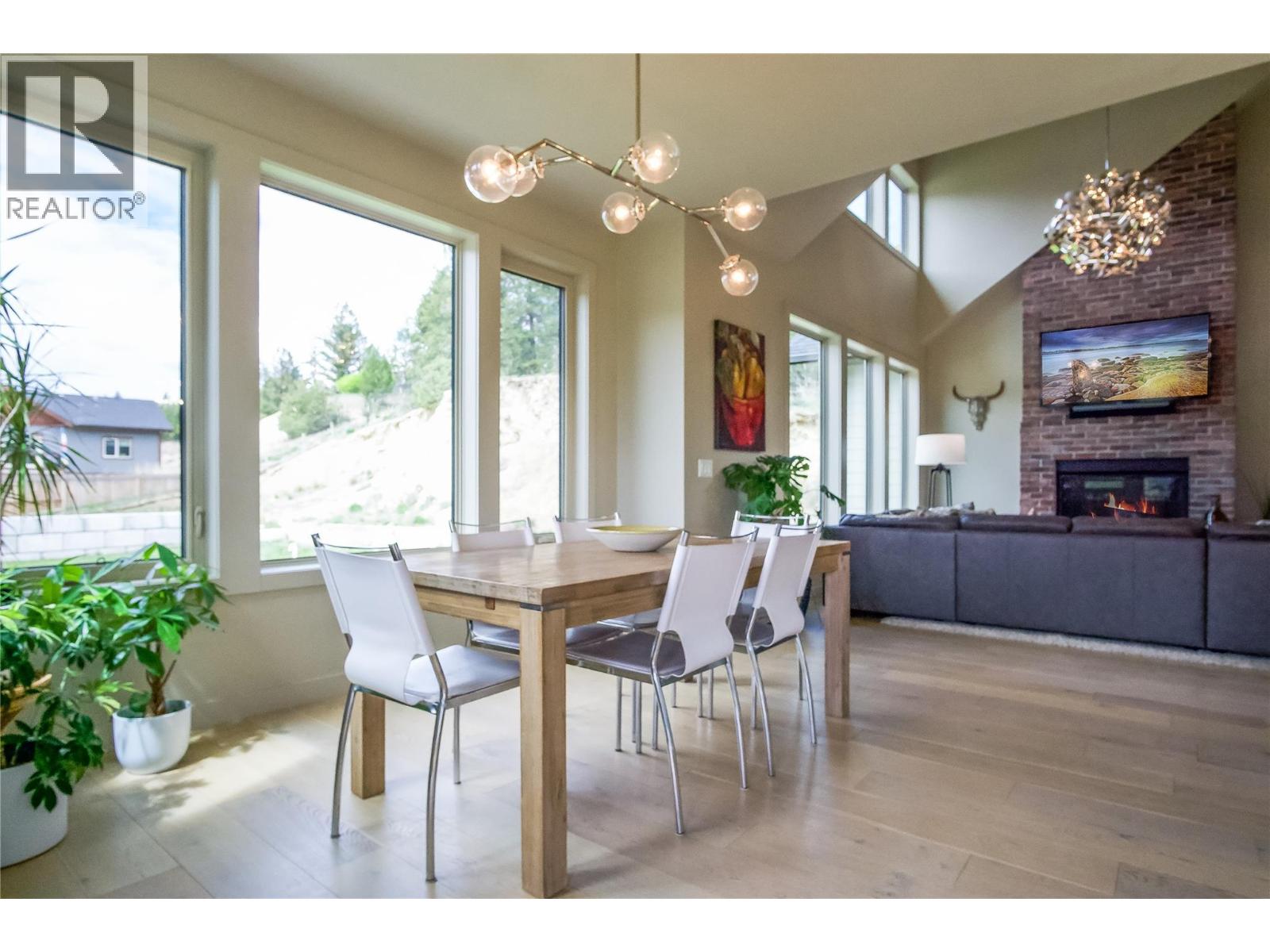 1037 Swansea Road, Invermere