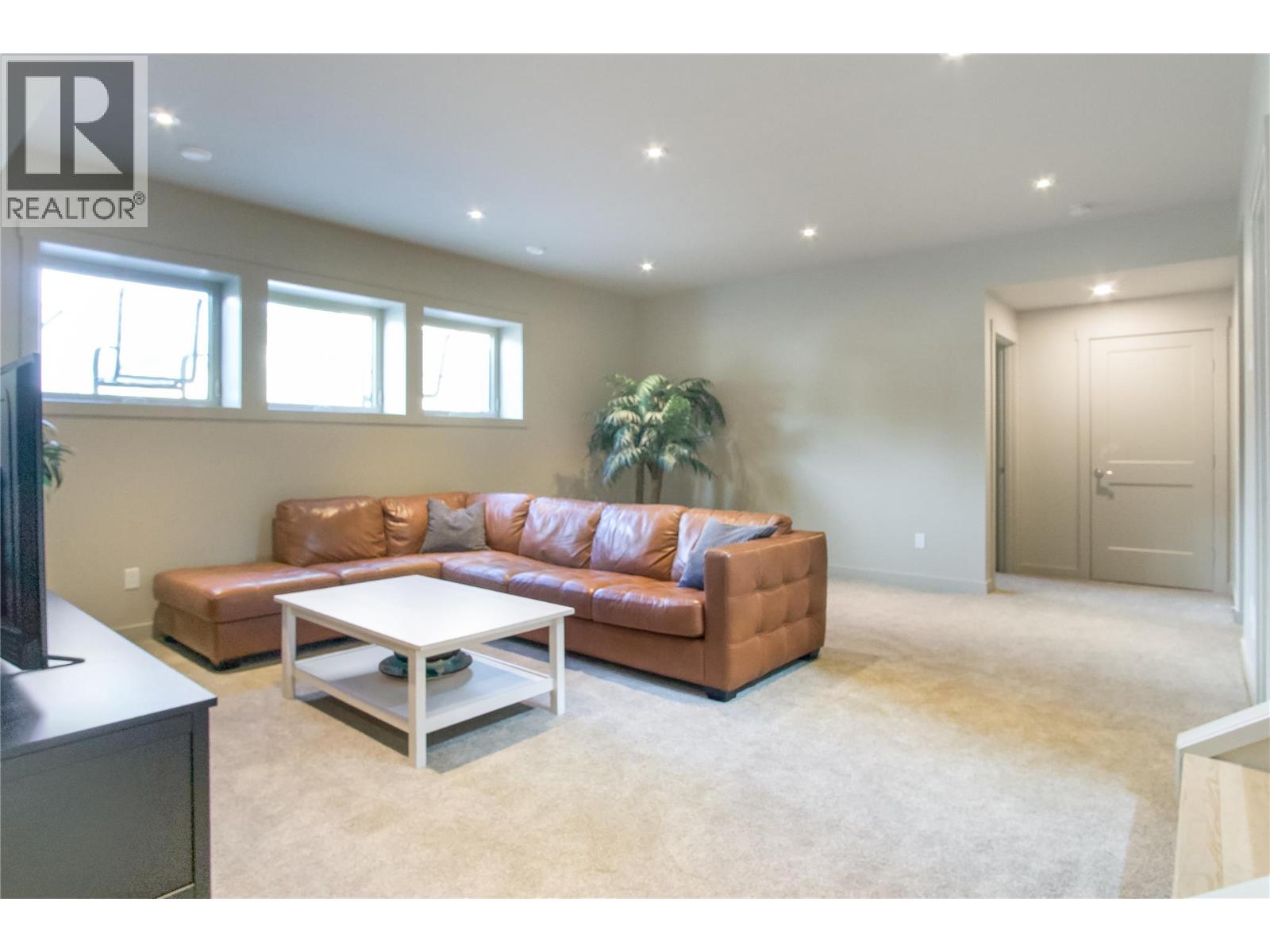 1037 Swansea Road, Invermere