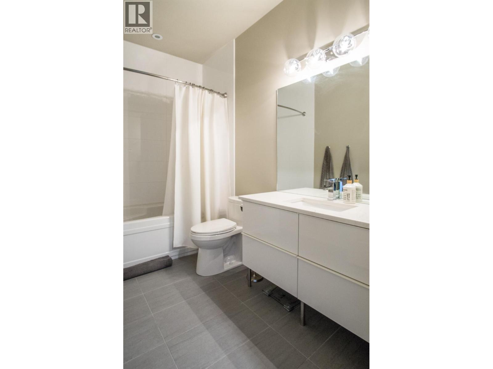 1037 Swansea Road, Invermere