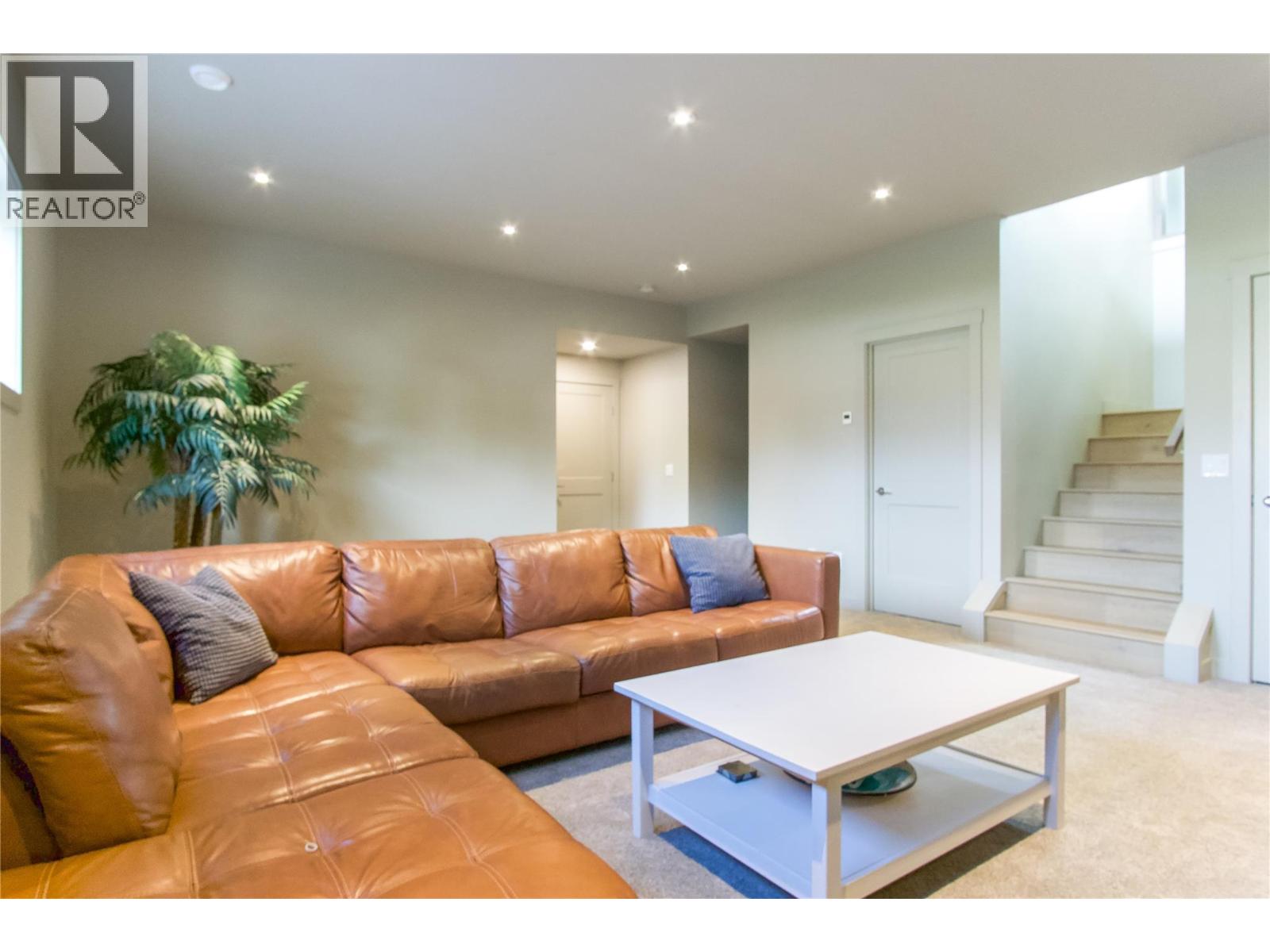 1037 Swansea Road, Invermere