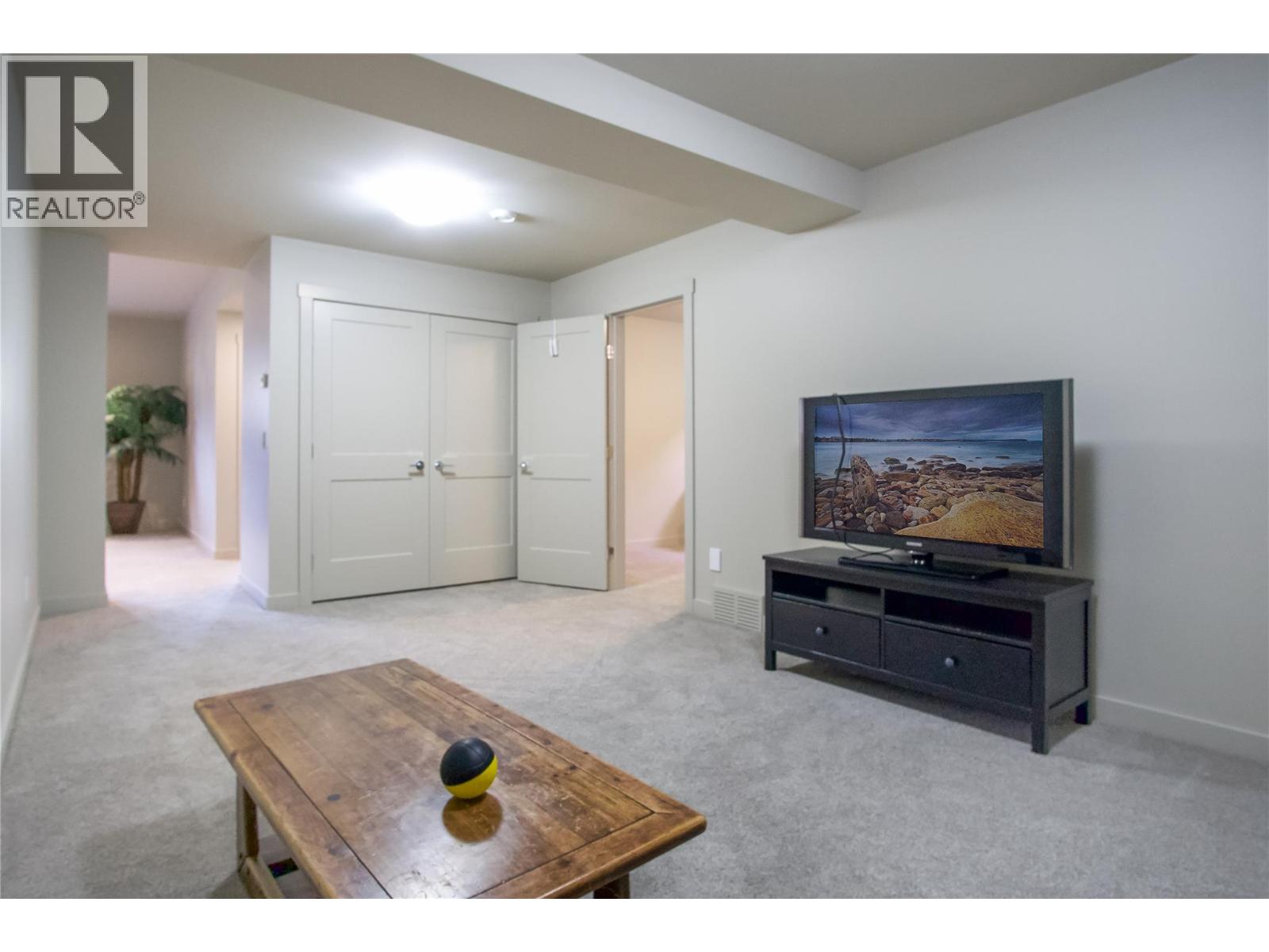 1037 Swansea Road, Invermere