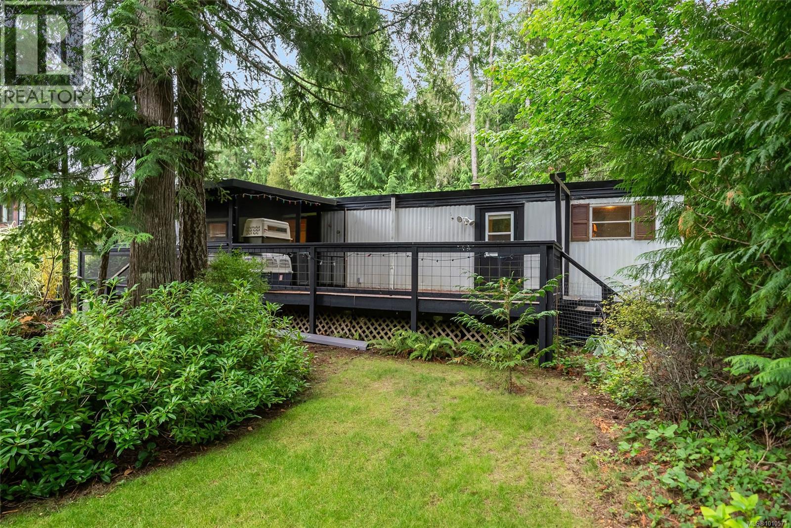 1875 Ashling Rd, Qualicum Beach