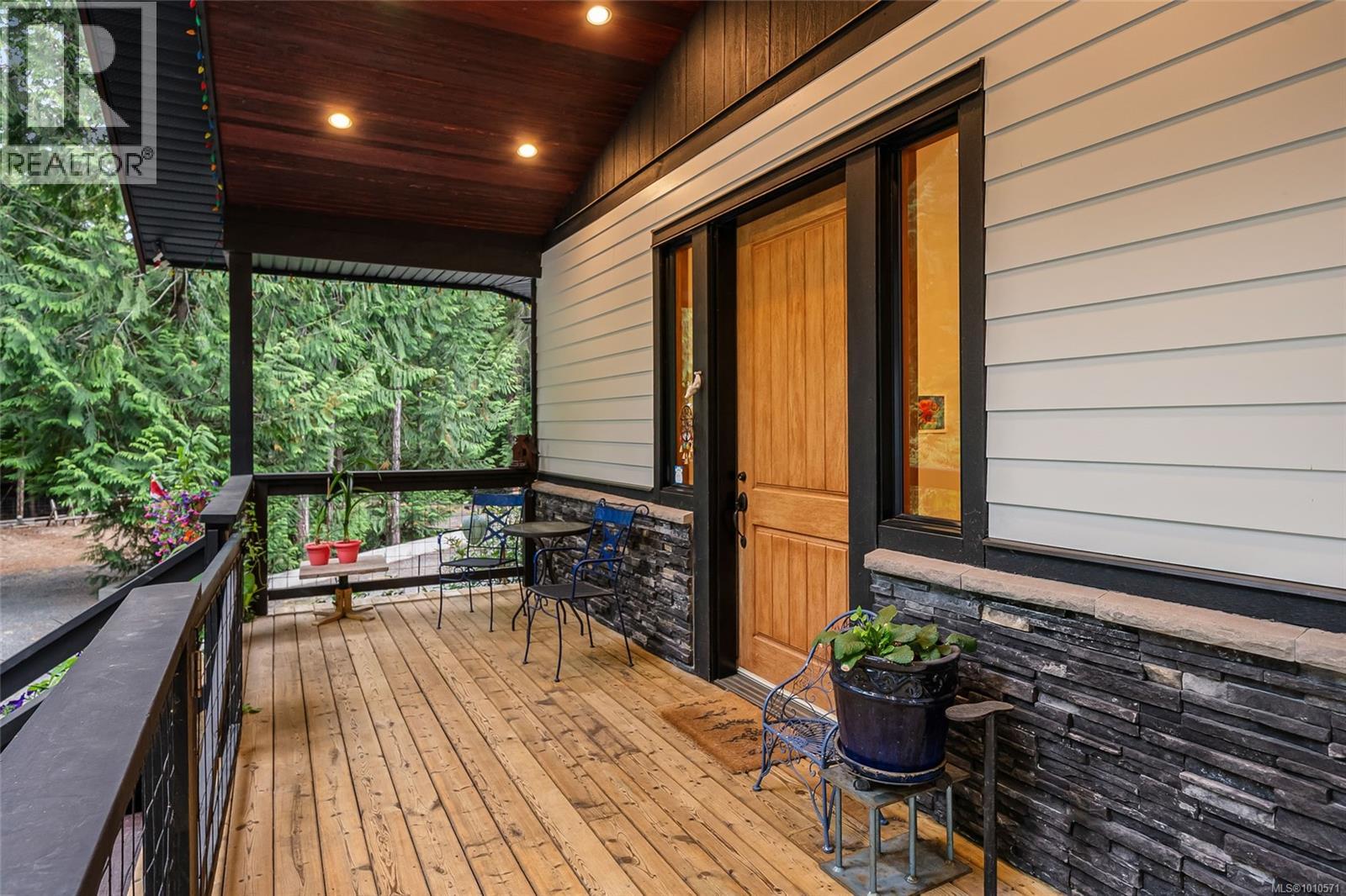 1875 Ashling Rd, Qualicum Beach