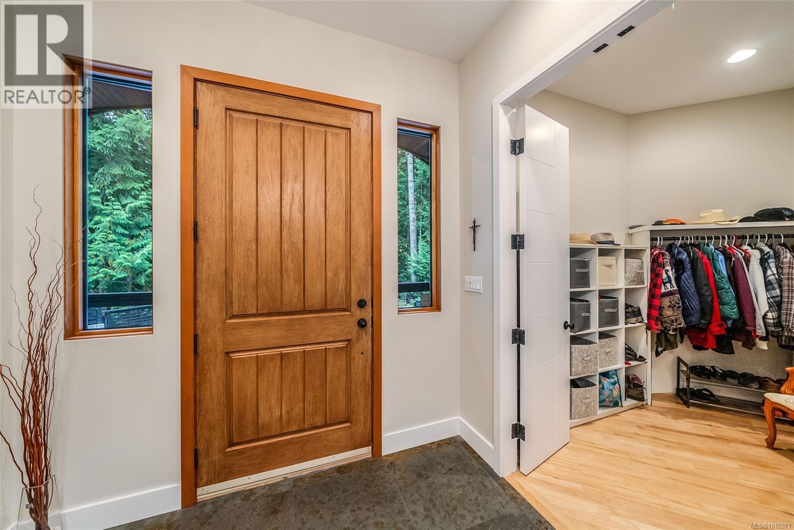 1875 Ashling Rd, Qualicum Beach