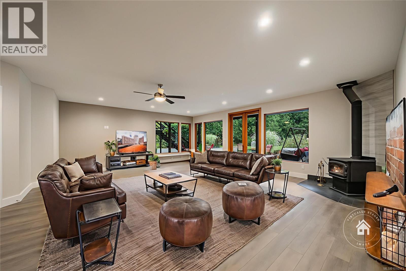 1875 Ashling Rd, Qualicum Beach
