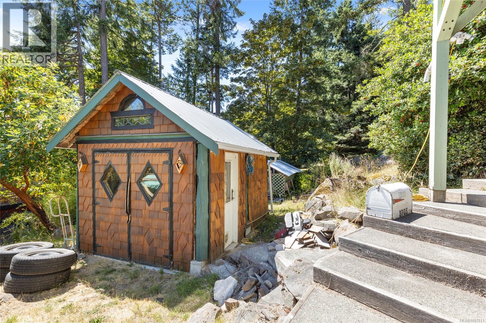 3705 Signal Hill Rd, Pender Island
