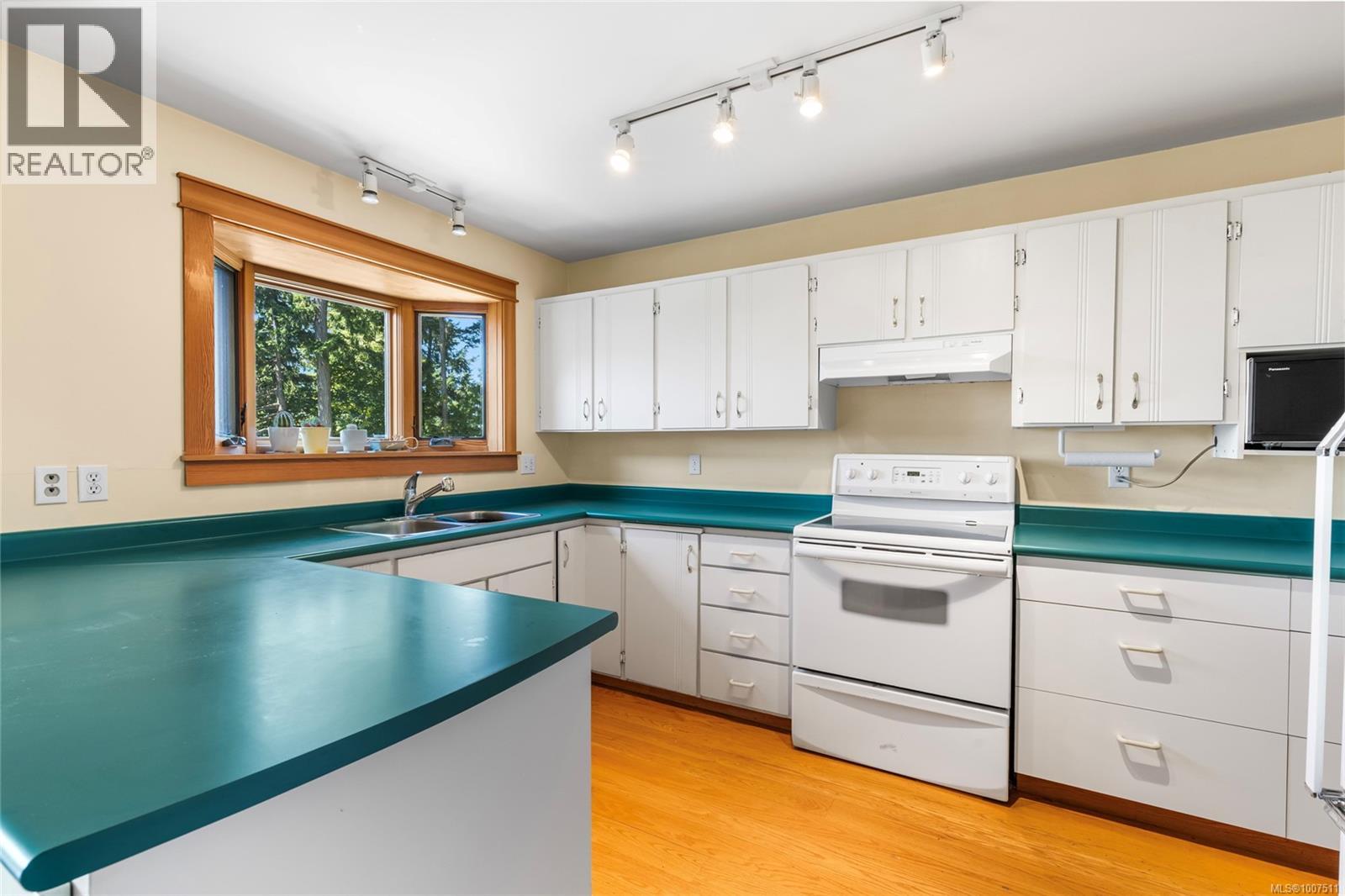 3705 Signal Hill Rd, Pender Island