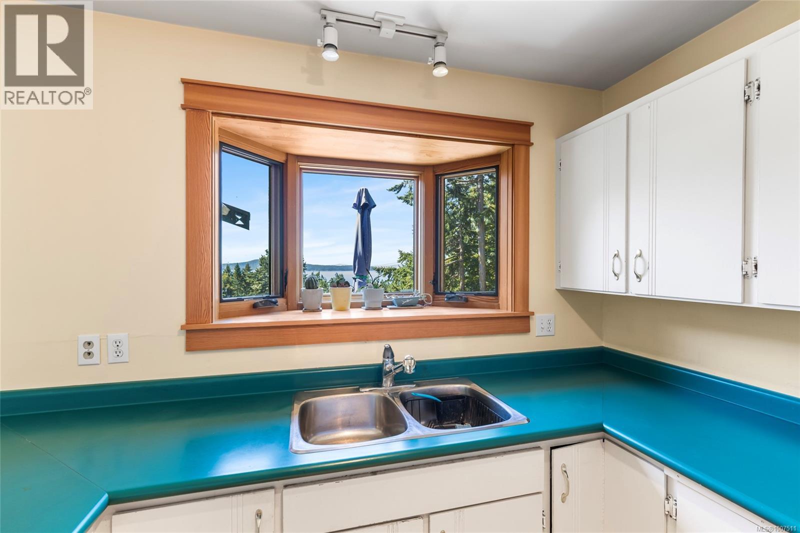 3705 Signal Hill Rd, Pender Island