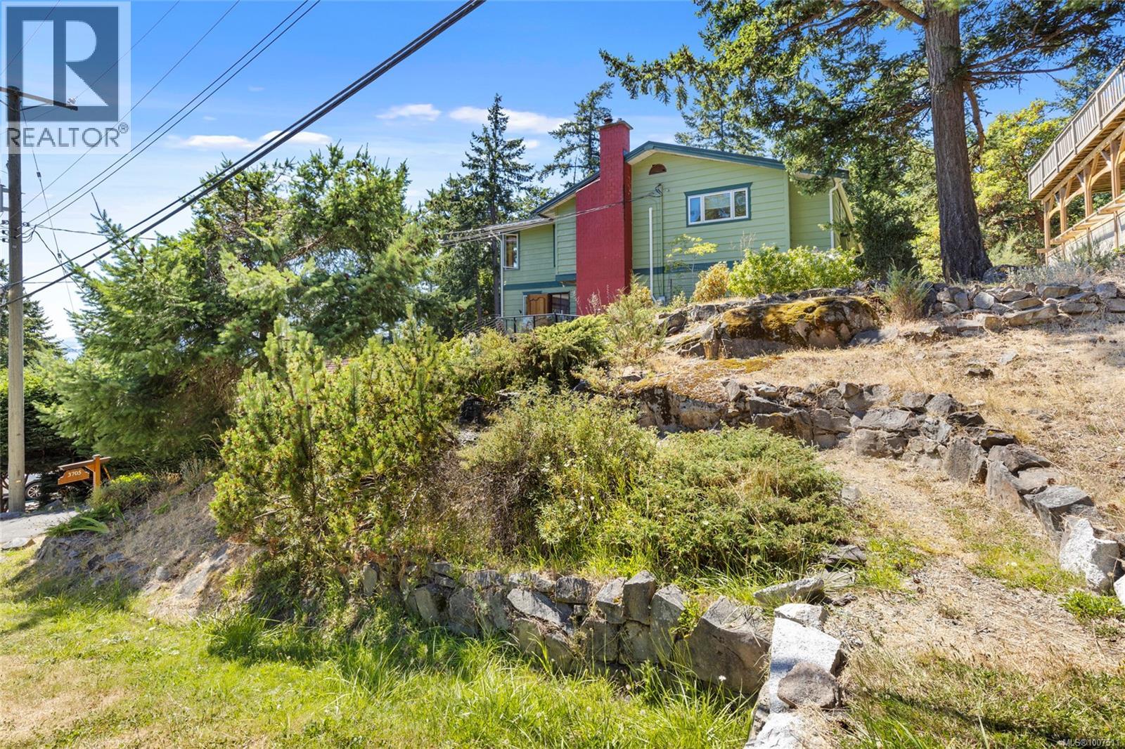 3705 Signal Hill Rd, Pender Island