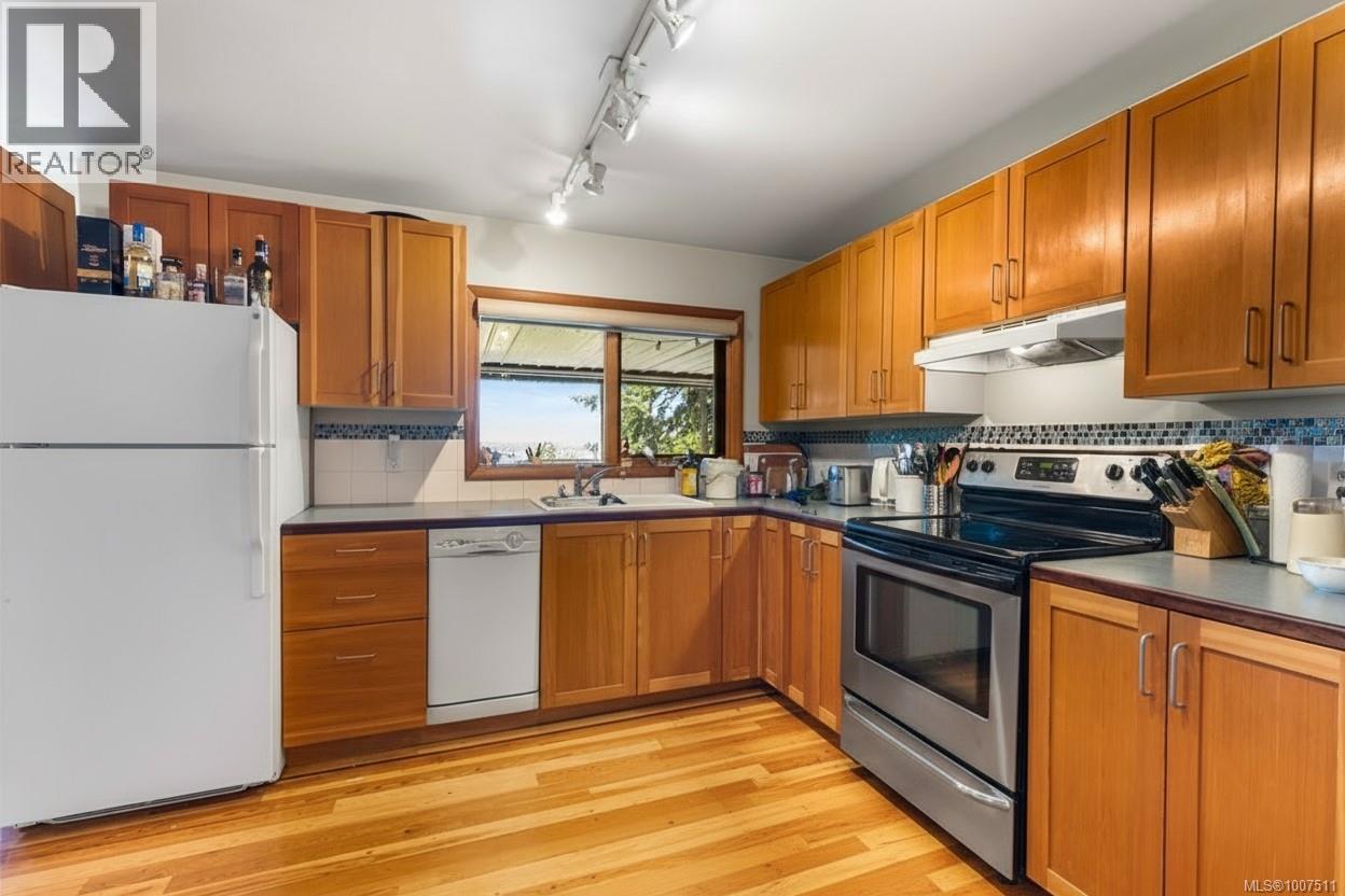 3705 Signal Hill Rd, Pender Island