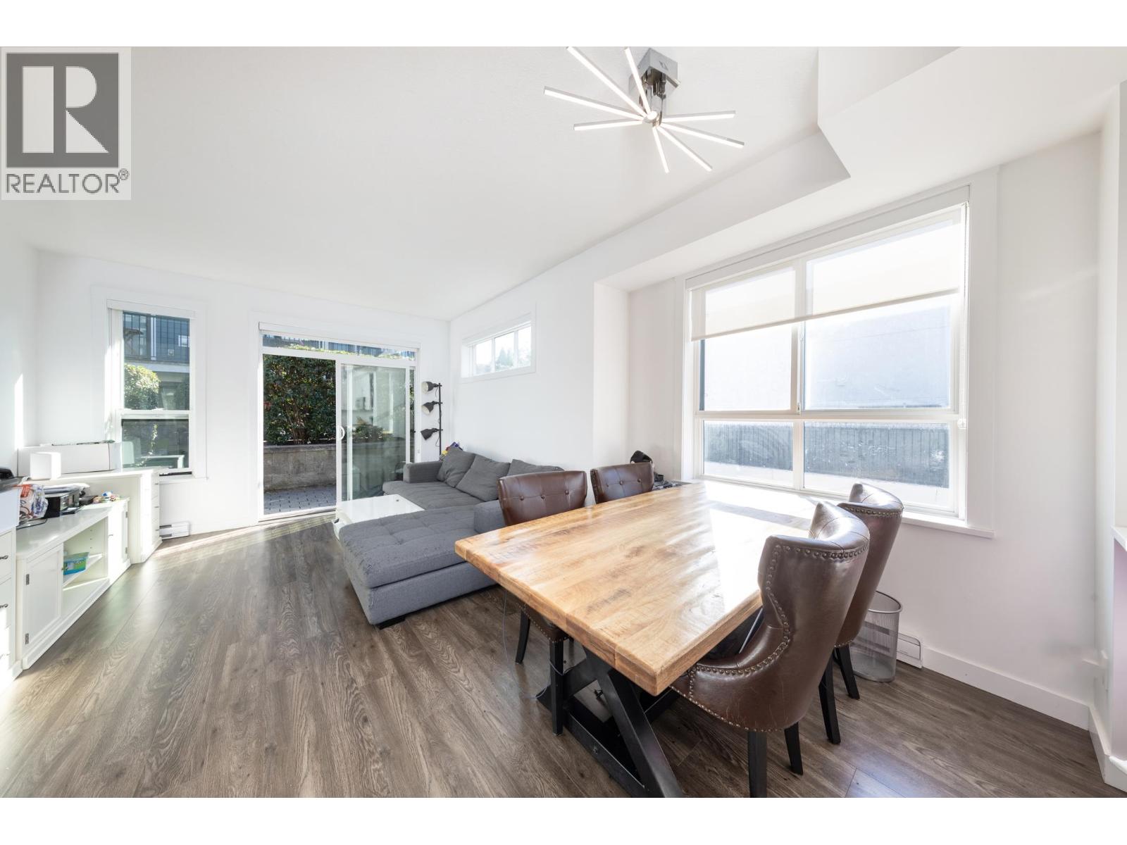 21 7039 MACPHERSON AVENUE, Burnaby