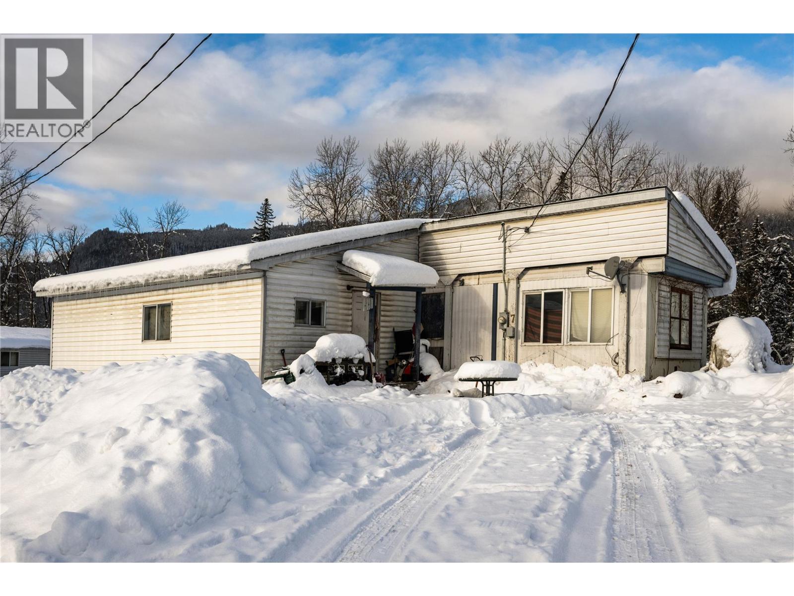  3643 Malakwa Road, Malakwa