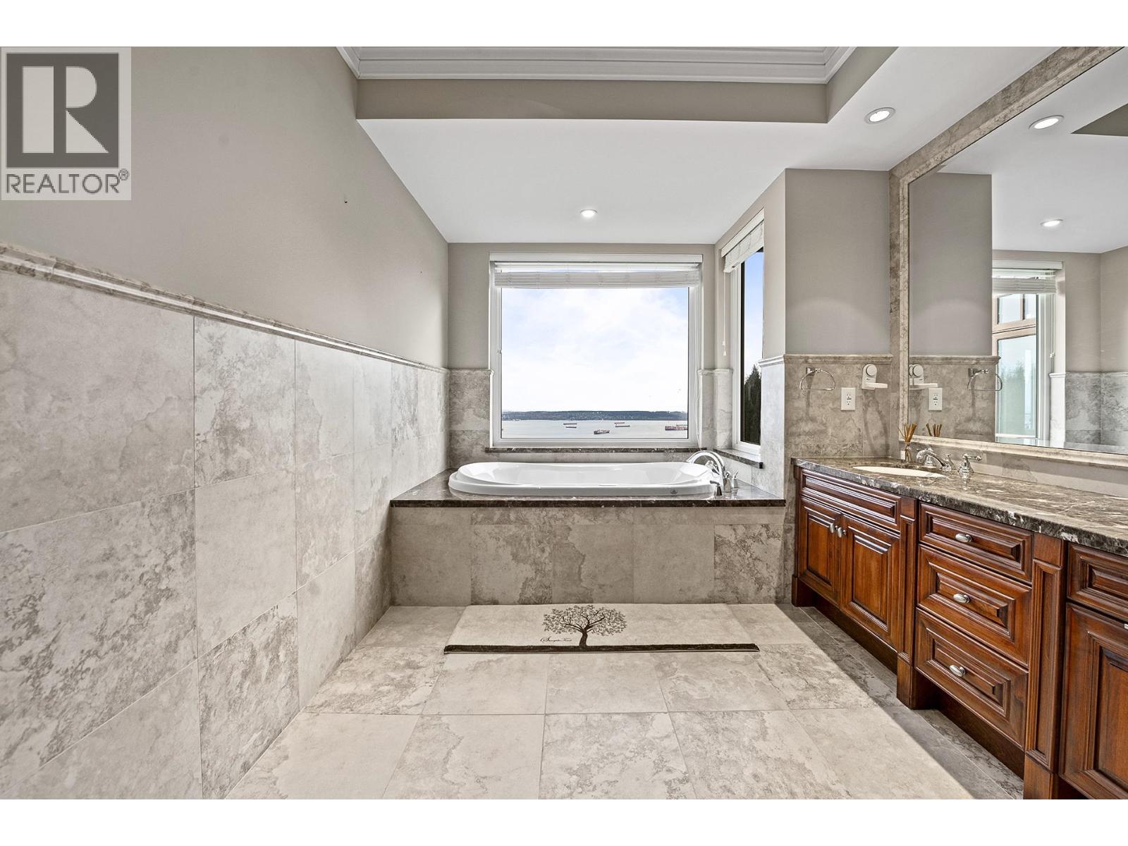 2420 HALSTON COURT, West Vancouver