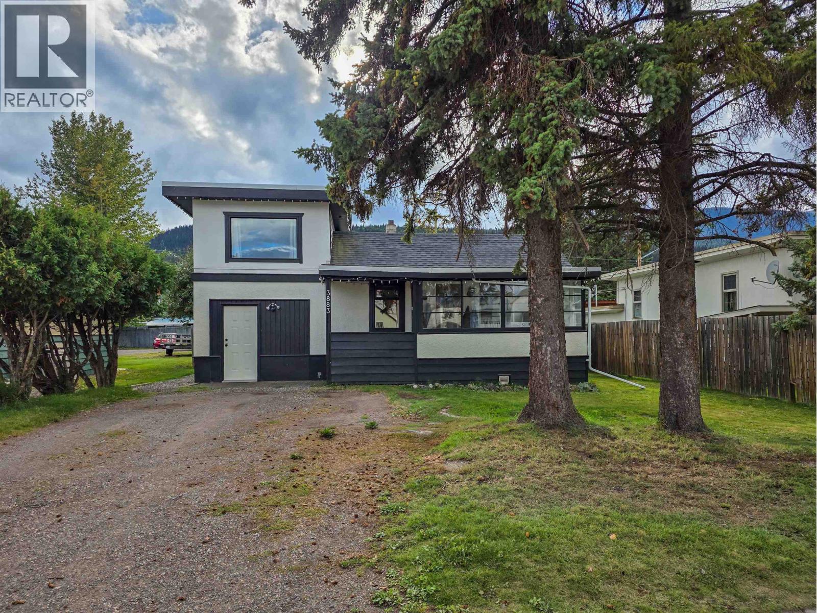 3883 3RD Avenue, Smithers