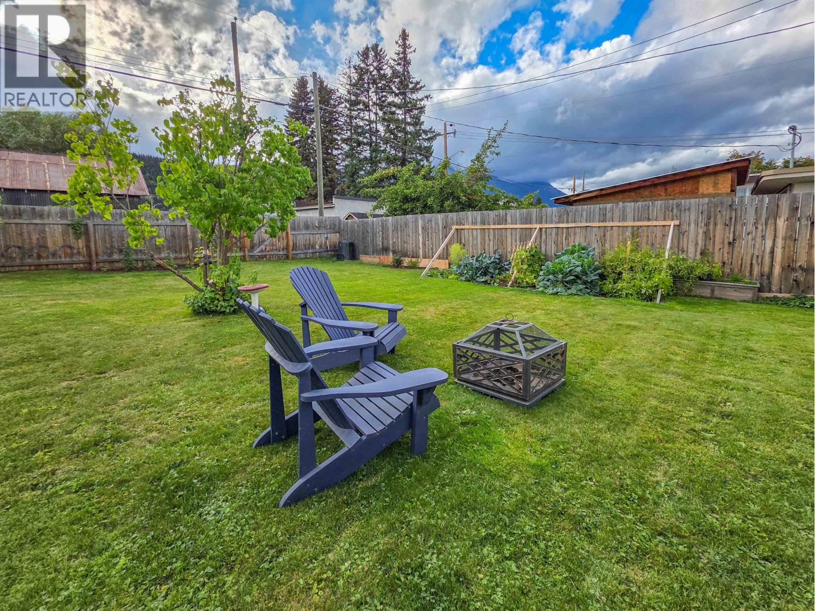 3883 3RD Avenue, Smithers
