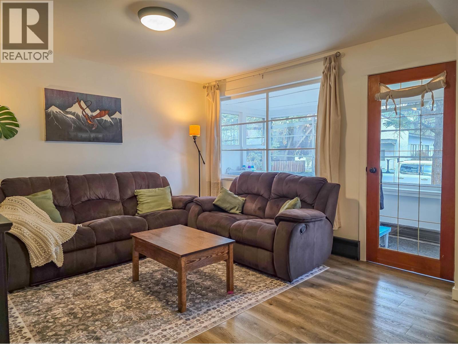 3883 3RD Avenue, Smithers
