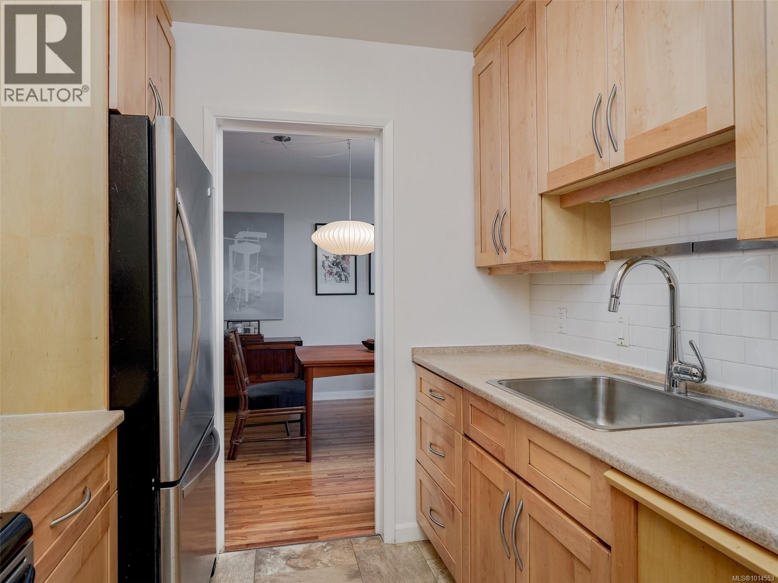 402 1159 Beach Drive, Oak Bay