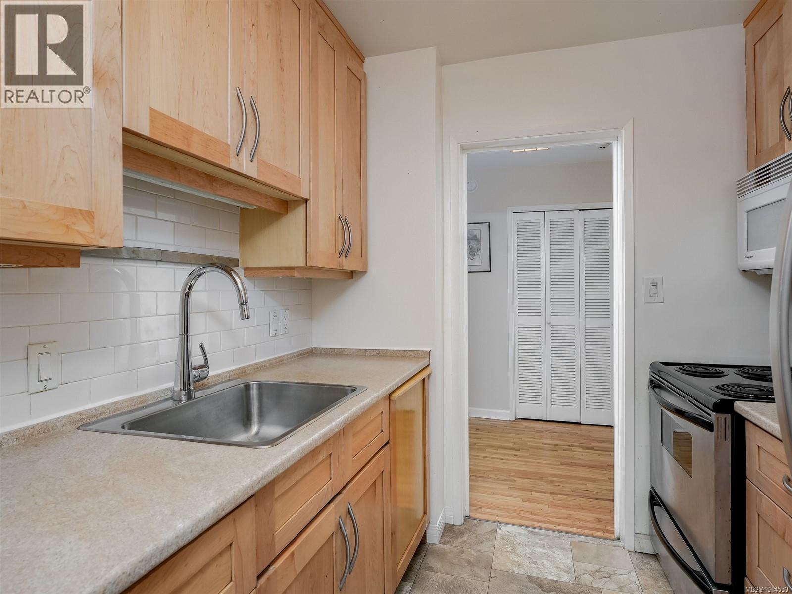 402 1159 Beach Drive, Oak Bay