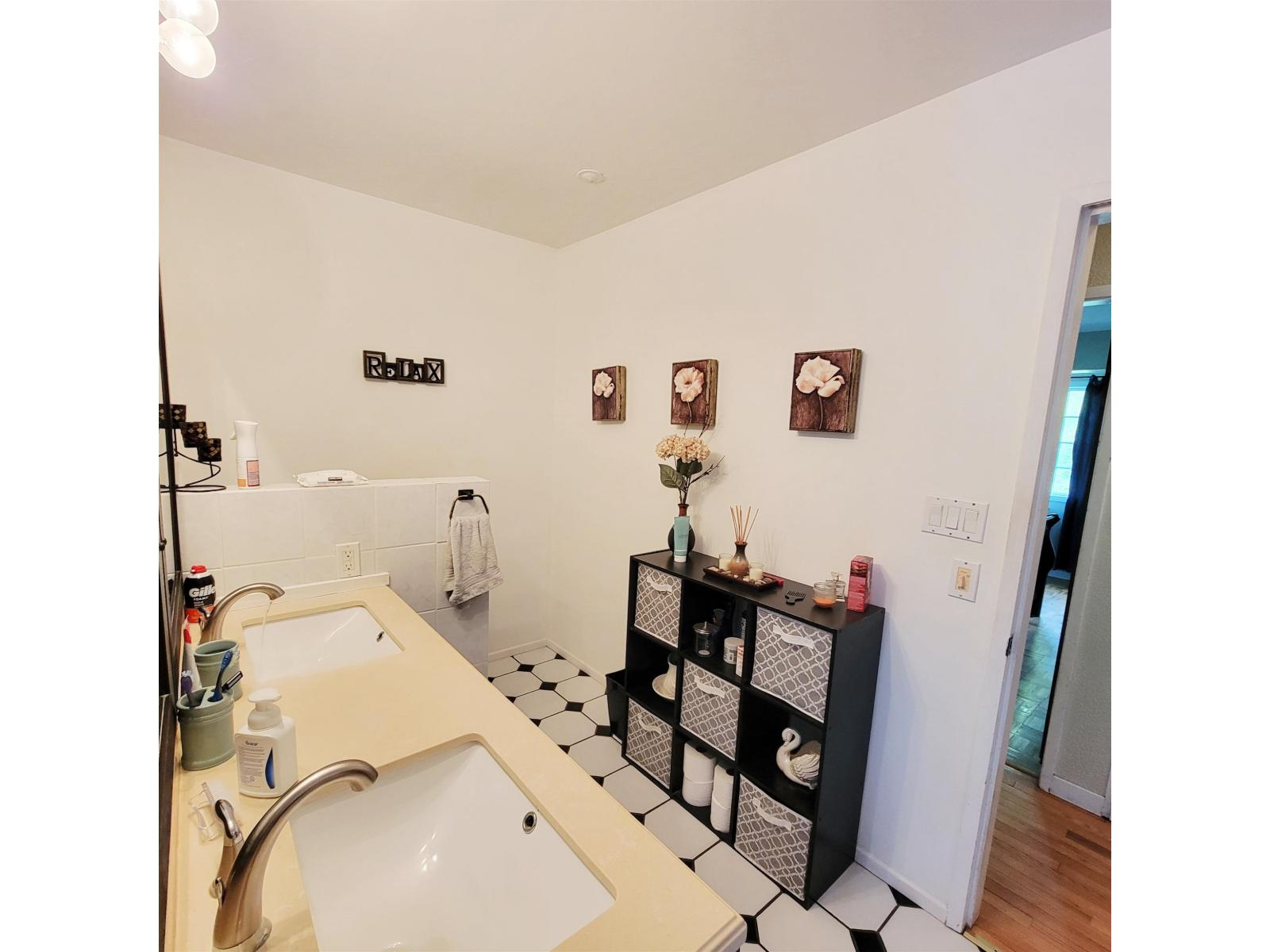 420 BEAR AVENUE, Harrison Hot Springs, Harrison Hot Springs
