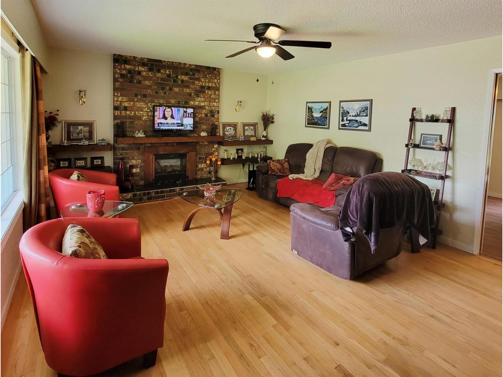 420 BEAR AVENUE, Harrison Hot Springs, Harrison Hot Springs