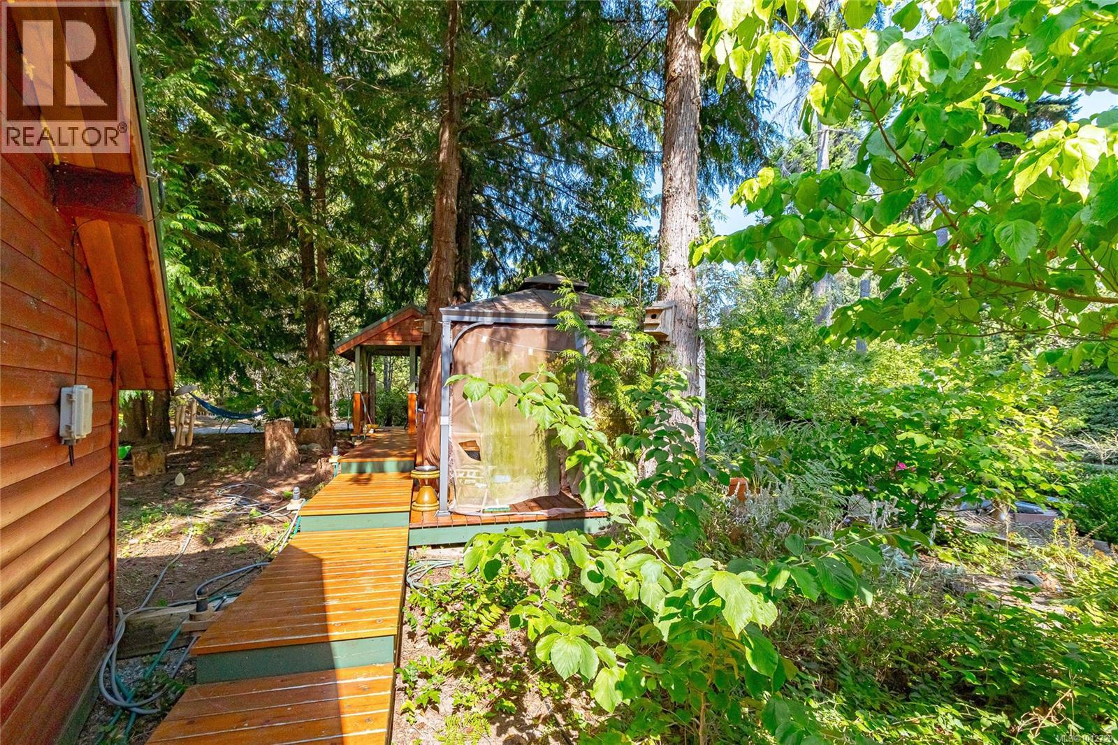 3626 Christina Dr, Cobble Hill