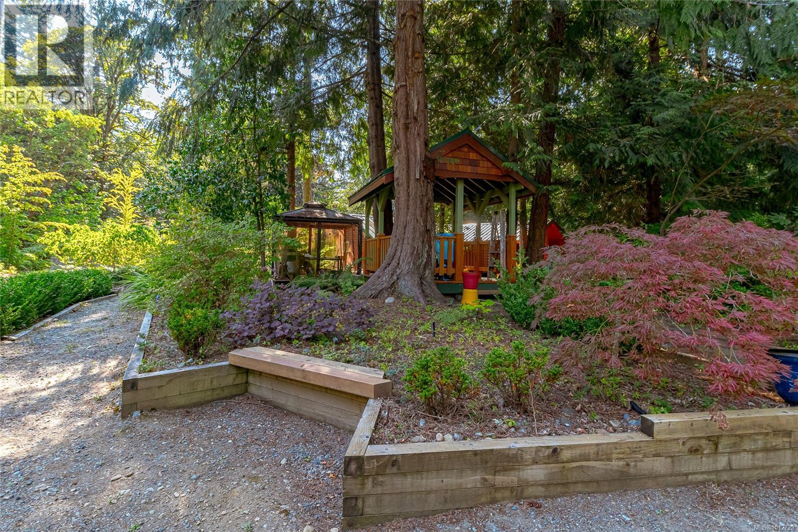 3626 Christina Dr, Cobble Hill