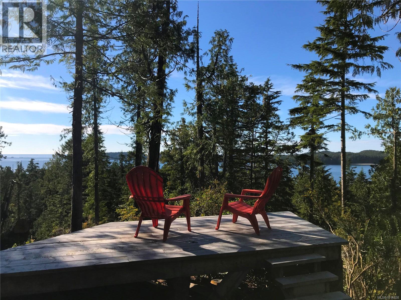 340 Tonquin Park Rd, Tofino