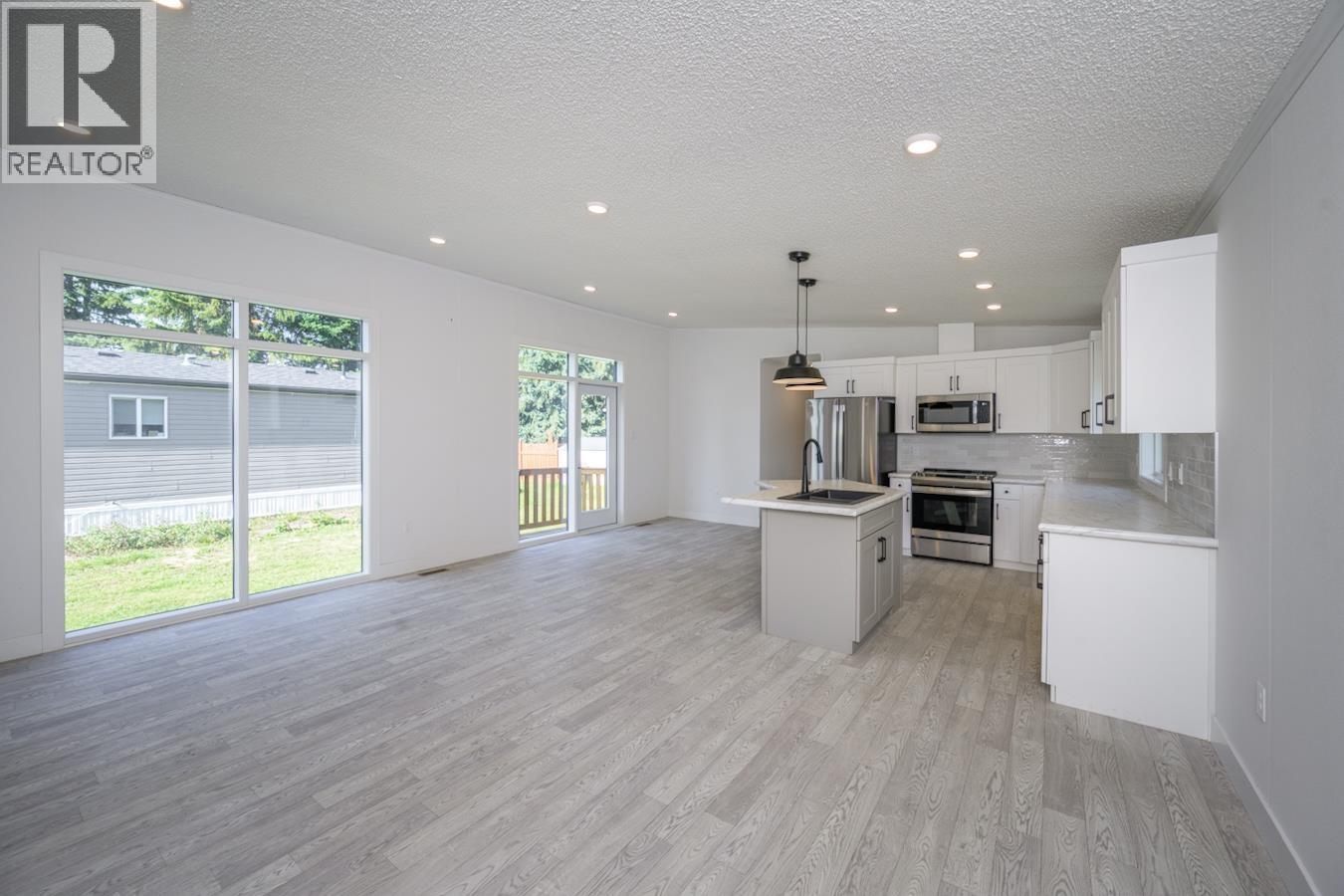 11 5164 HART HIGHWAY, Prince George