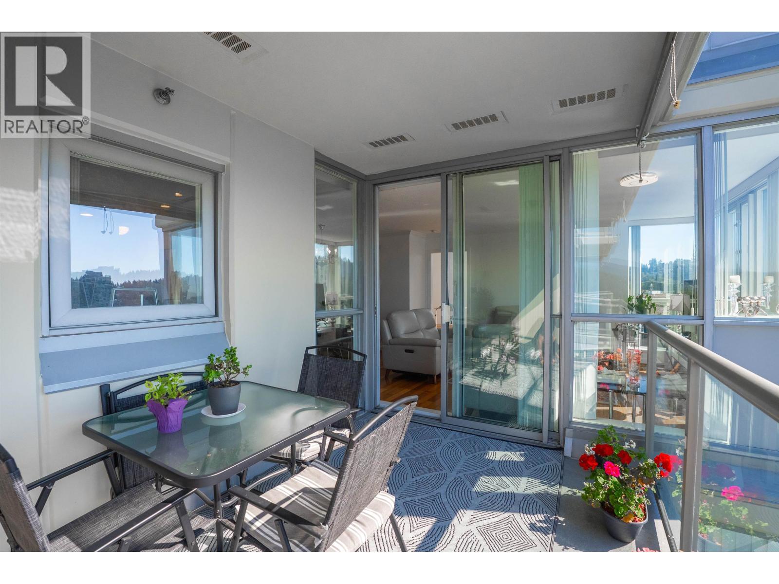 1403 235 GUILDFORD WAY, Port Moody